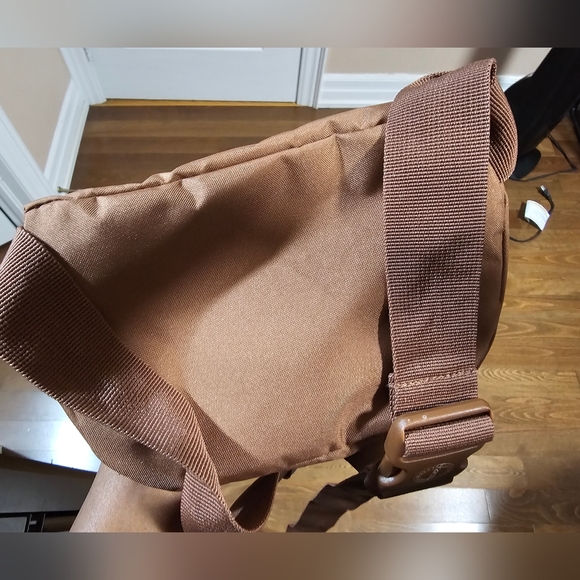 Herschel Cross Body Bum Bag - Picture 2 of 4